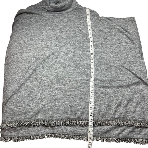Anthropology On The Road Women's OSFM Grey Knit Poncho Cowl Neck With Fringe - Picture 7 of 8